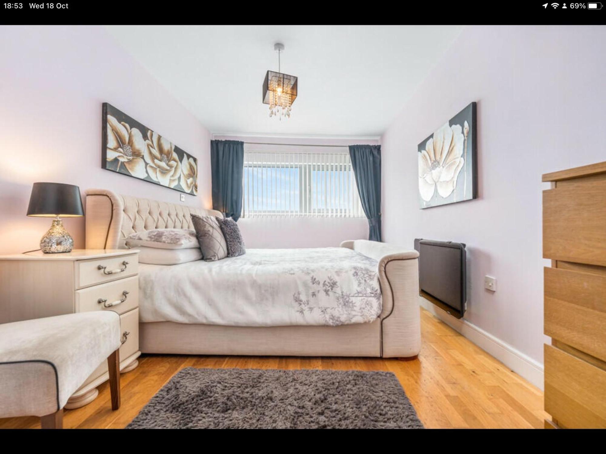 Stunning Spacious City Apartment With Free Parking Cardiff Exterior photo